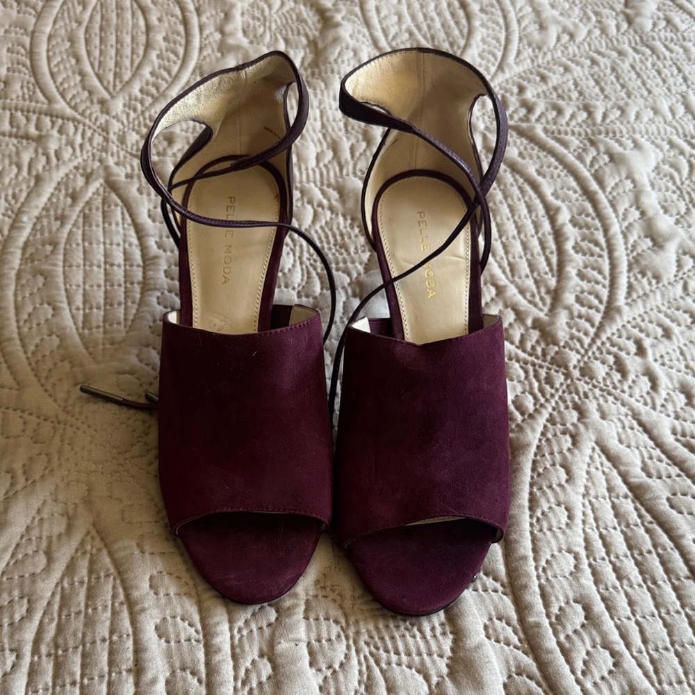 Pelle Moda deep burgundy heels